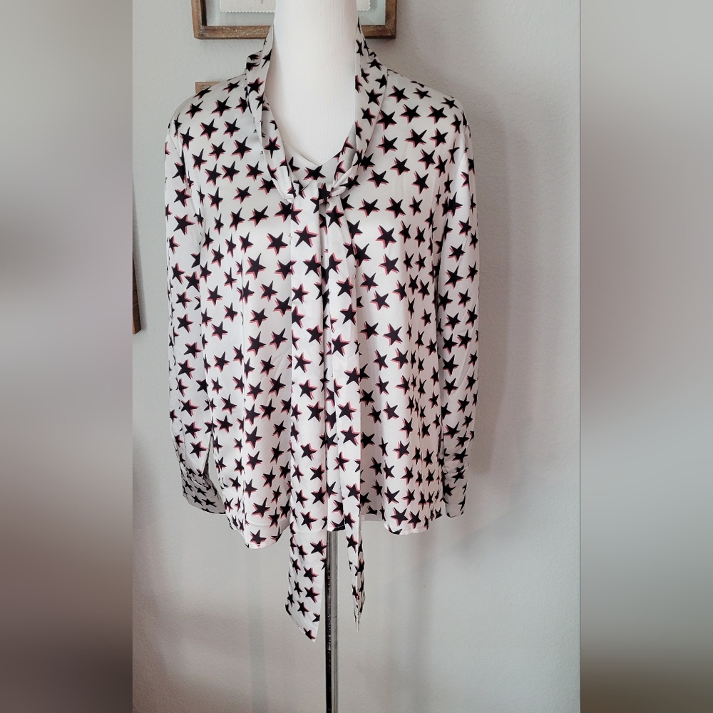 Beulah Style Star Print Buttondown Tie Neck Blouse. Sz. M/L